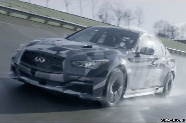 Роскошный автомобиль Infiniti Q50 Eau Rouge испытал Себастьян Феттель