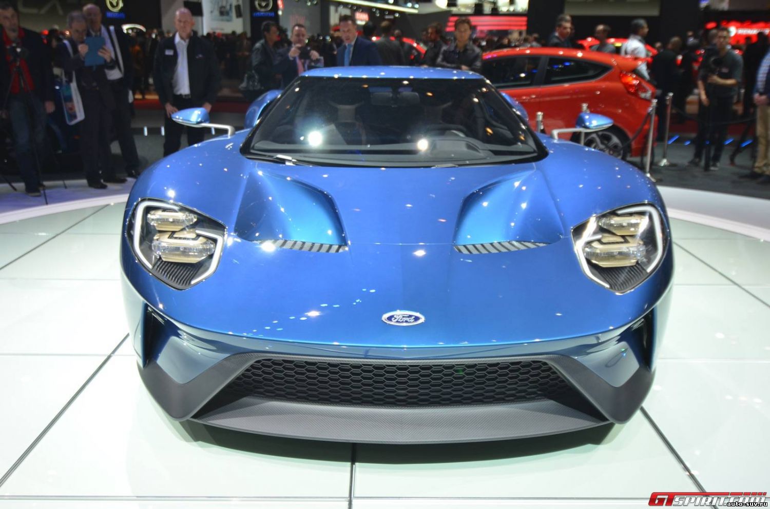 Ford GT представлен в Женеве