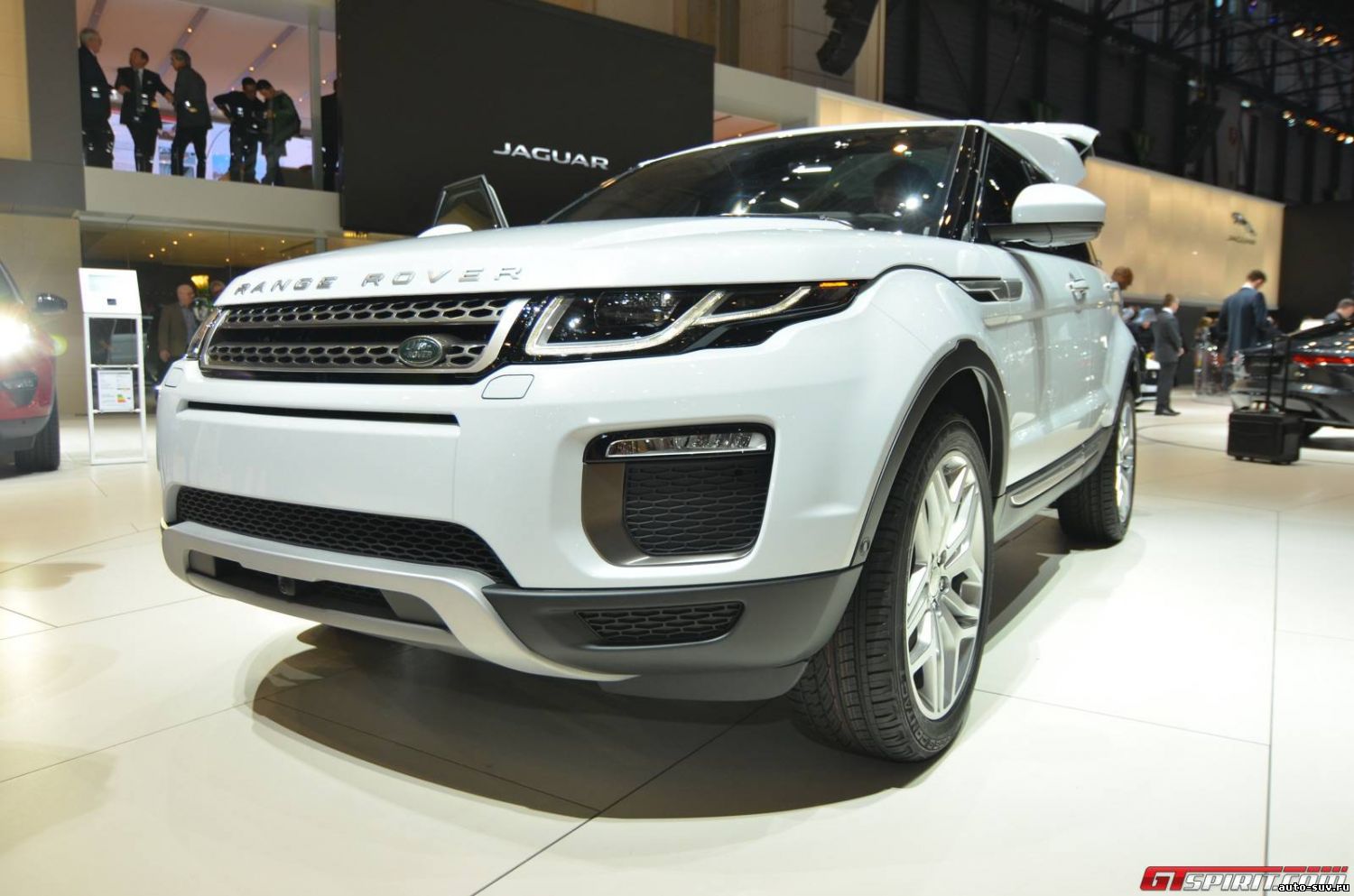 Прогрессивный внедорожник Range Rover Evoque