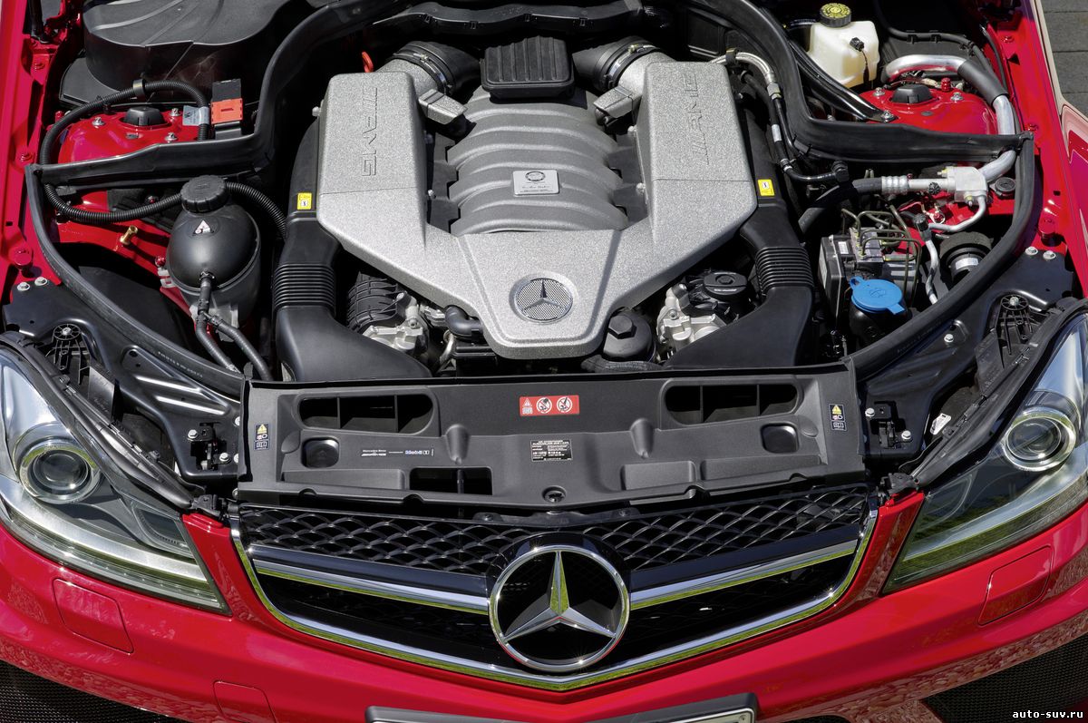 Компания AMG по видимому работает над новым малолитражным V8 для C63