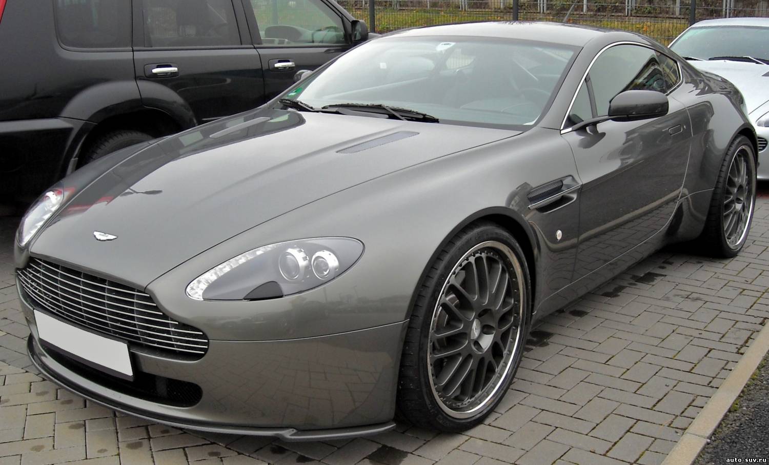 Астон Мартин V8 Vantage