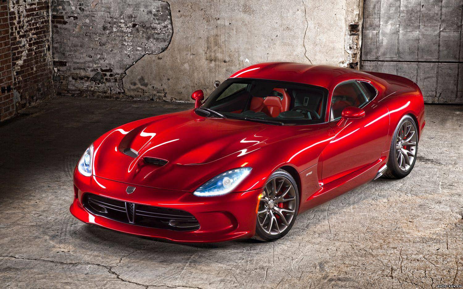 Viper SRT 2013 продают только избранные дилеры