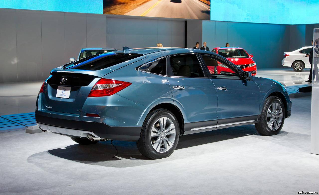 Honda Crosstour получила совершенно новый дизайн