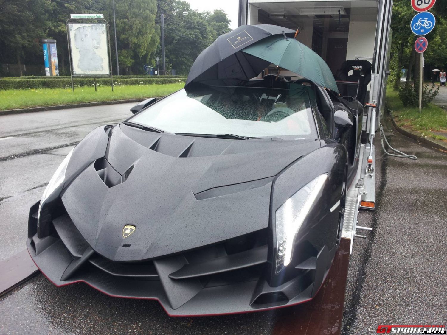 Эксклюзивные фотографии Lamborghini Veneno Roadster