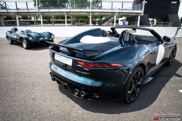 Суперкар Jaguar F-Type с механической коробкой представят на автосалоне в Лос-Анджелесе